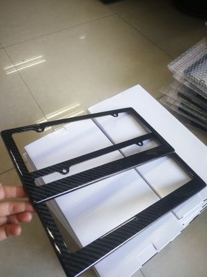 Cuadro de placa de licencia de fibra de carbono a medida Blanco Negro Twill Brillante Lujo a medida 32 * 16