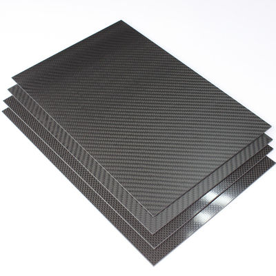 Se trata de un producto de fabricación de fibra de carbono, fabricado en China.