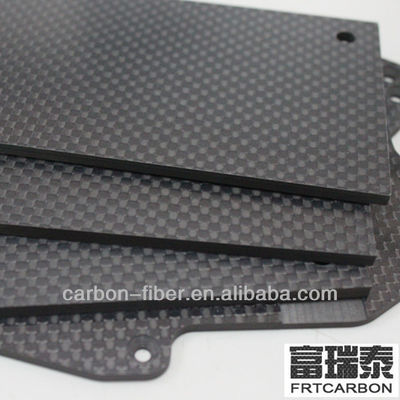 Se trata de un producto de fabricación de fibra de carbono, fabricado en China.