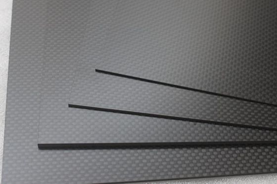 Hoja compuesta reforzada con fibra de carbono 3K de 200 * 300 mm Twill Brillante para motores de cuadricópteros RC