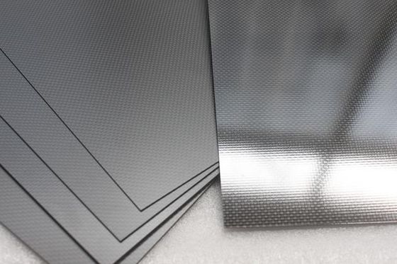 400 mm X 500 mm Panel de fibra de carbono de producción grande 3K plano y brillante